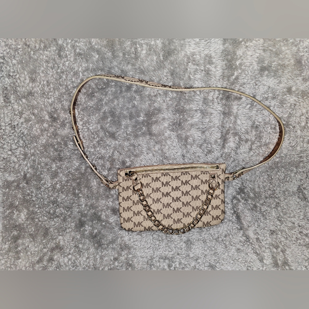 Size S/M ~ Michael Kors MK Signature Fanny Pack Belt Bag.